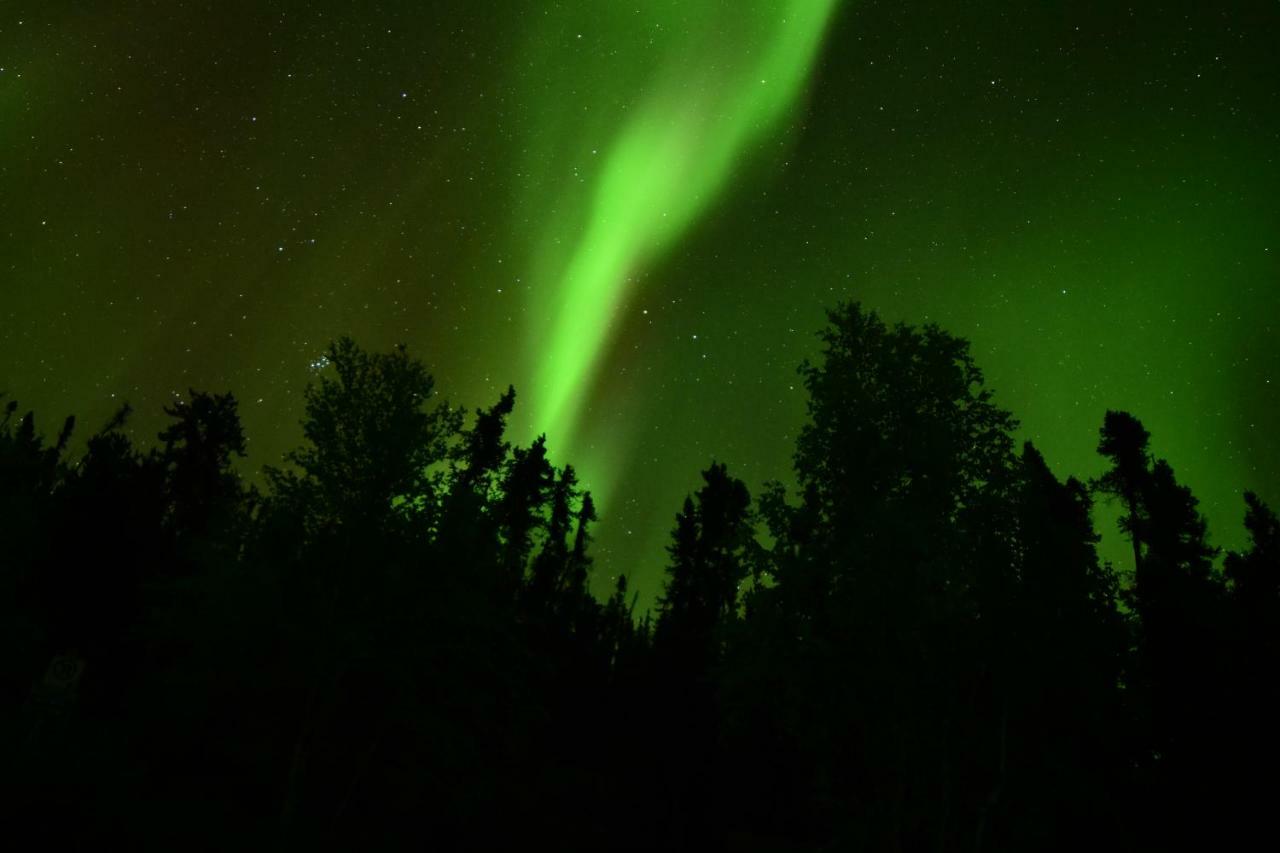 Aurora Guest House Єллоунайф Екстер'єр фото